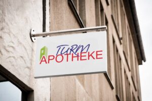 Gestaltung des Logos und Rundum-Betreuung für die Turm-Apotheke und die Petrus-Apotheke in Karlsruhe